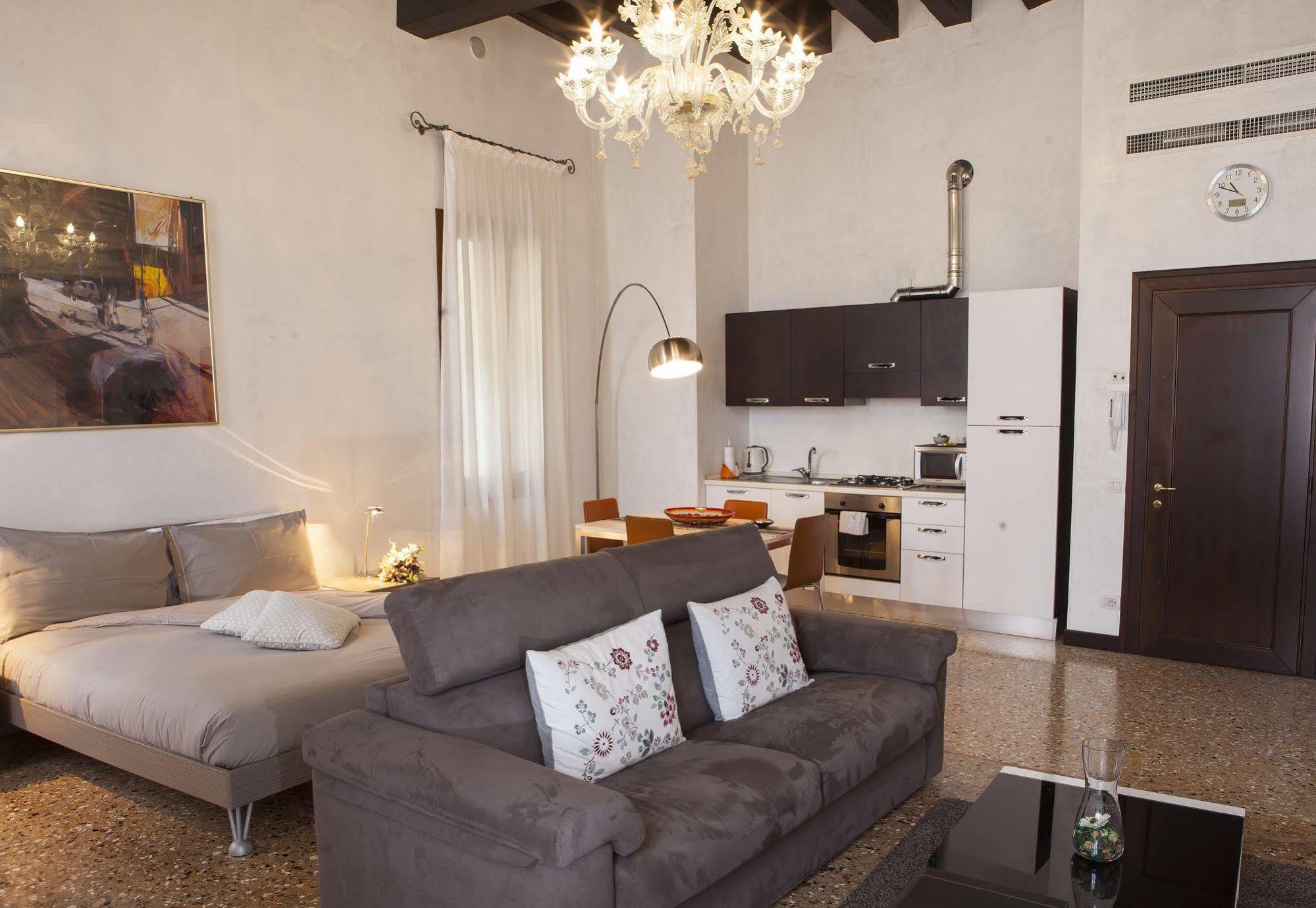 Ca Sant'Angelo Apartment Венеция Екстериор снимка